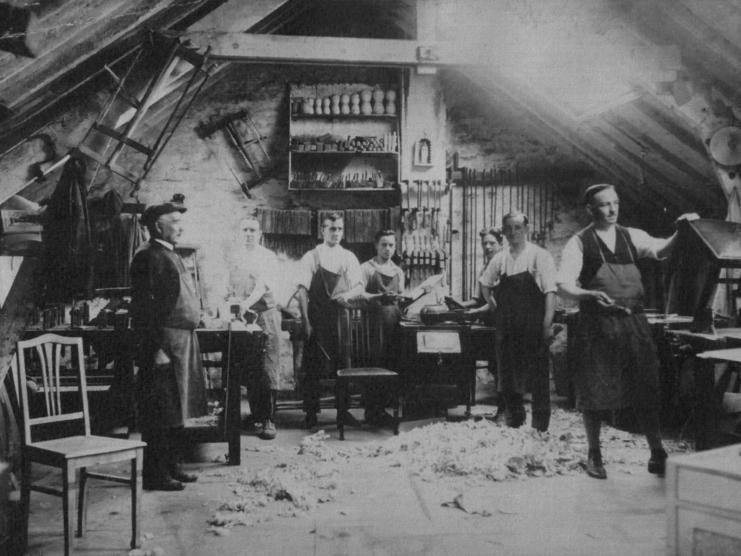 Historische Aufnahme von Bestattungen Birk